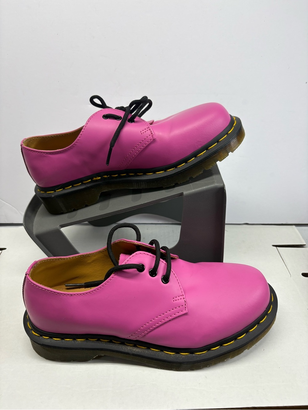 Dr. Martens Air Wair Shoes Sz M 5/ L 6 Bubblegum Pink Leather 31009 Oxfords